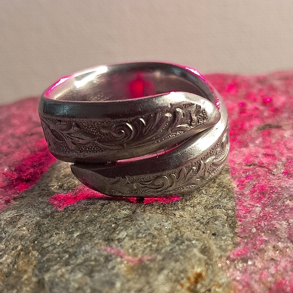 S-Bend Spoon Ring - Picture 1 of 4